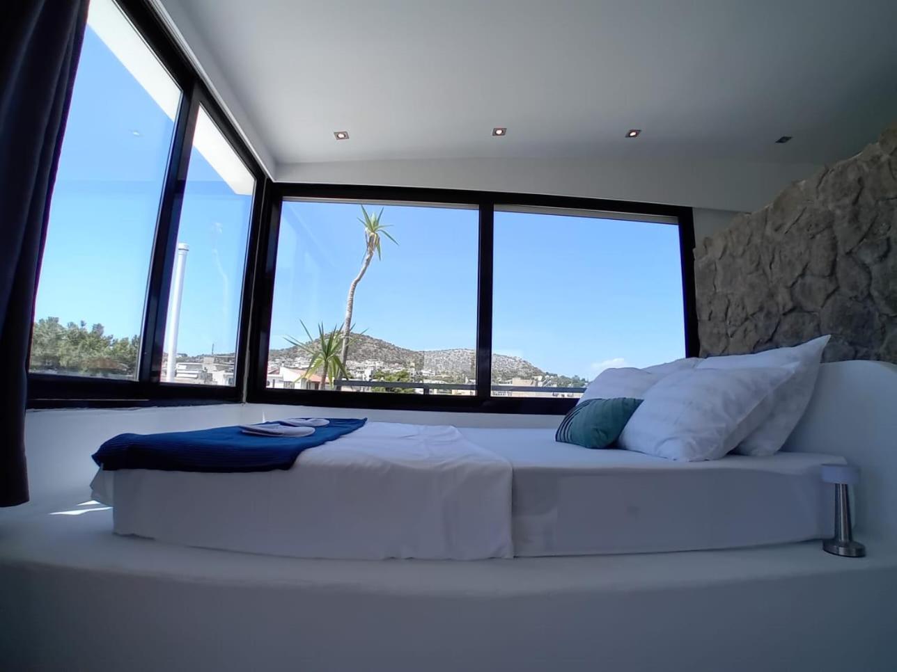 Luxury Penthouse Apartment *