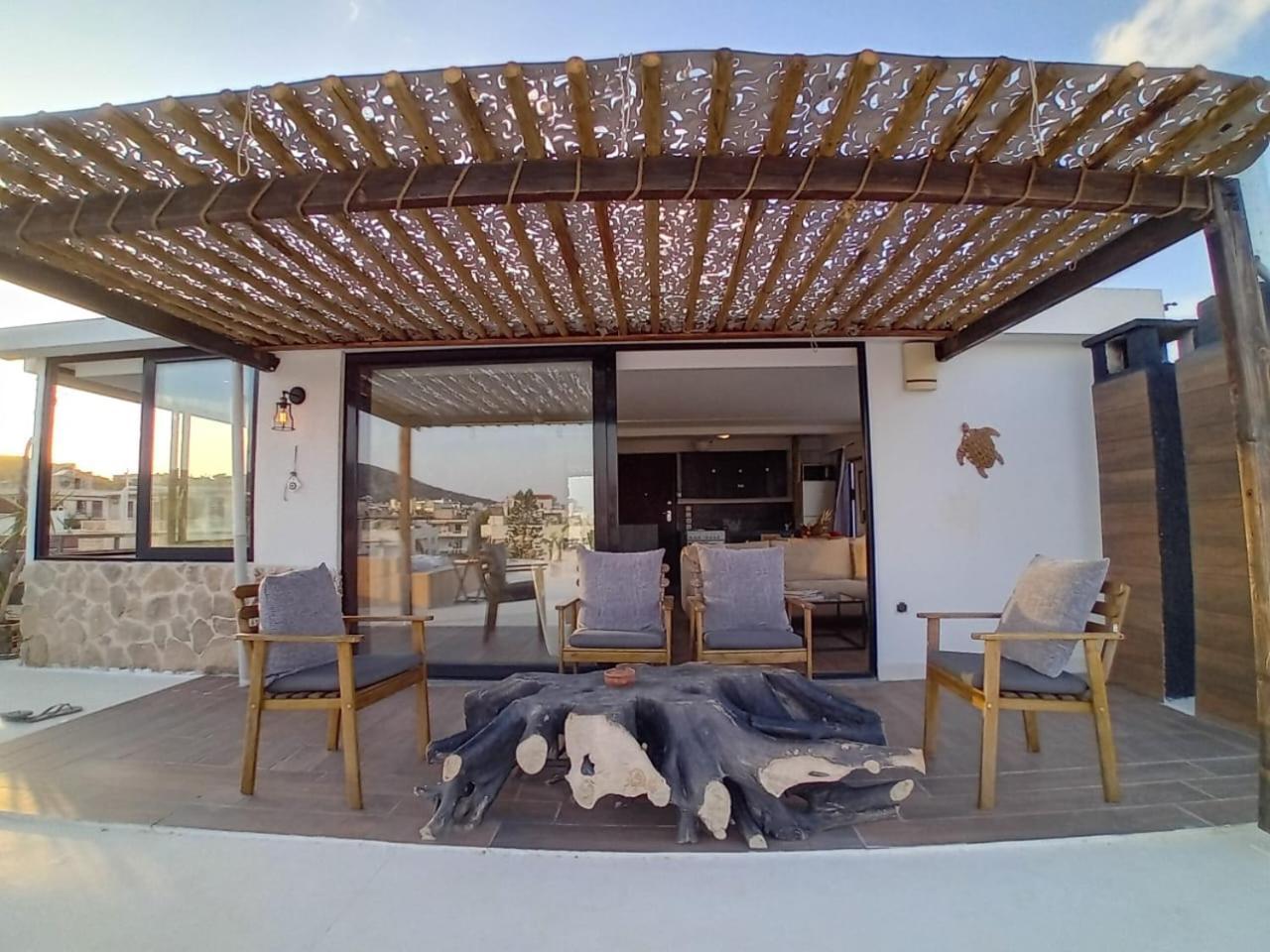 Luxury Penthouse Vári
